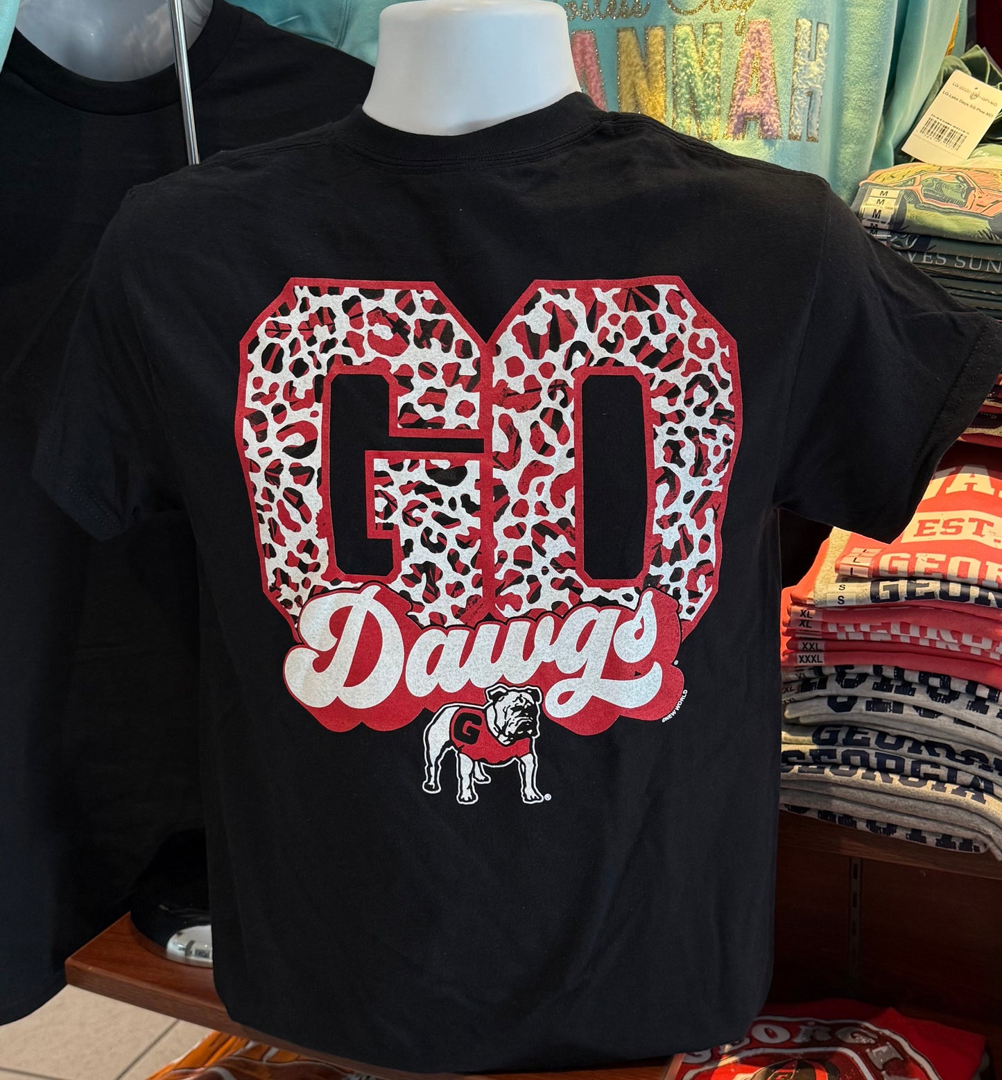 Georgia Bulldogs T-shirt “Go Dawgs Leopard Graphic Tee” (Short Sleeve Black)