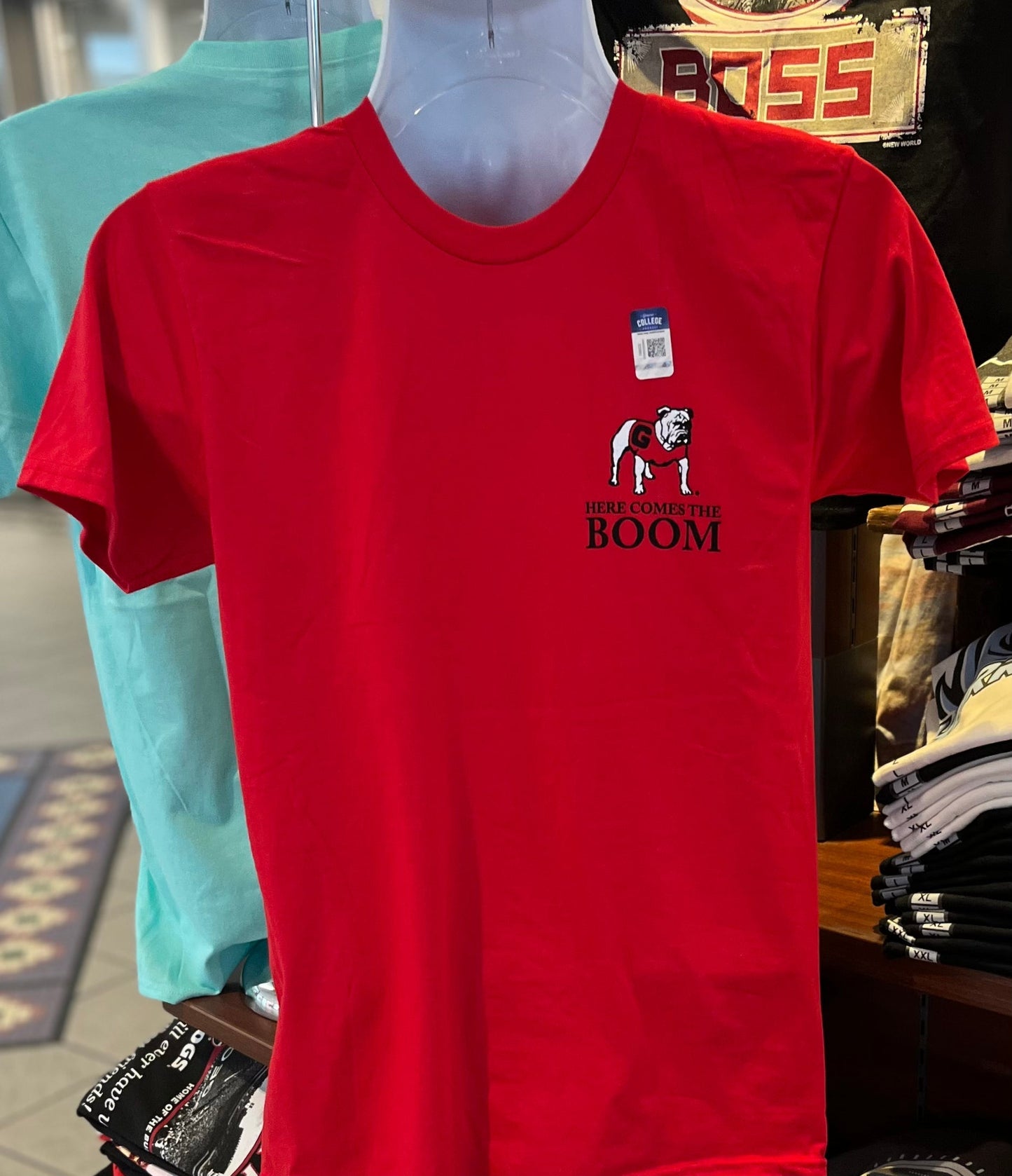 Georgia Bulldogs T-shirt “Here Comes the Boom Graphic Tee” (Short Sleeve Red)